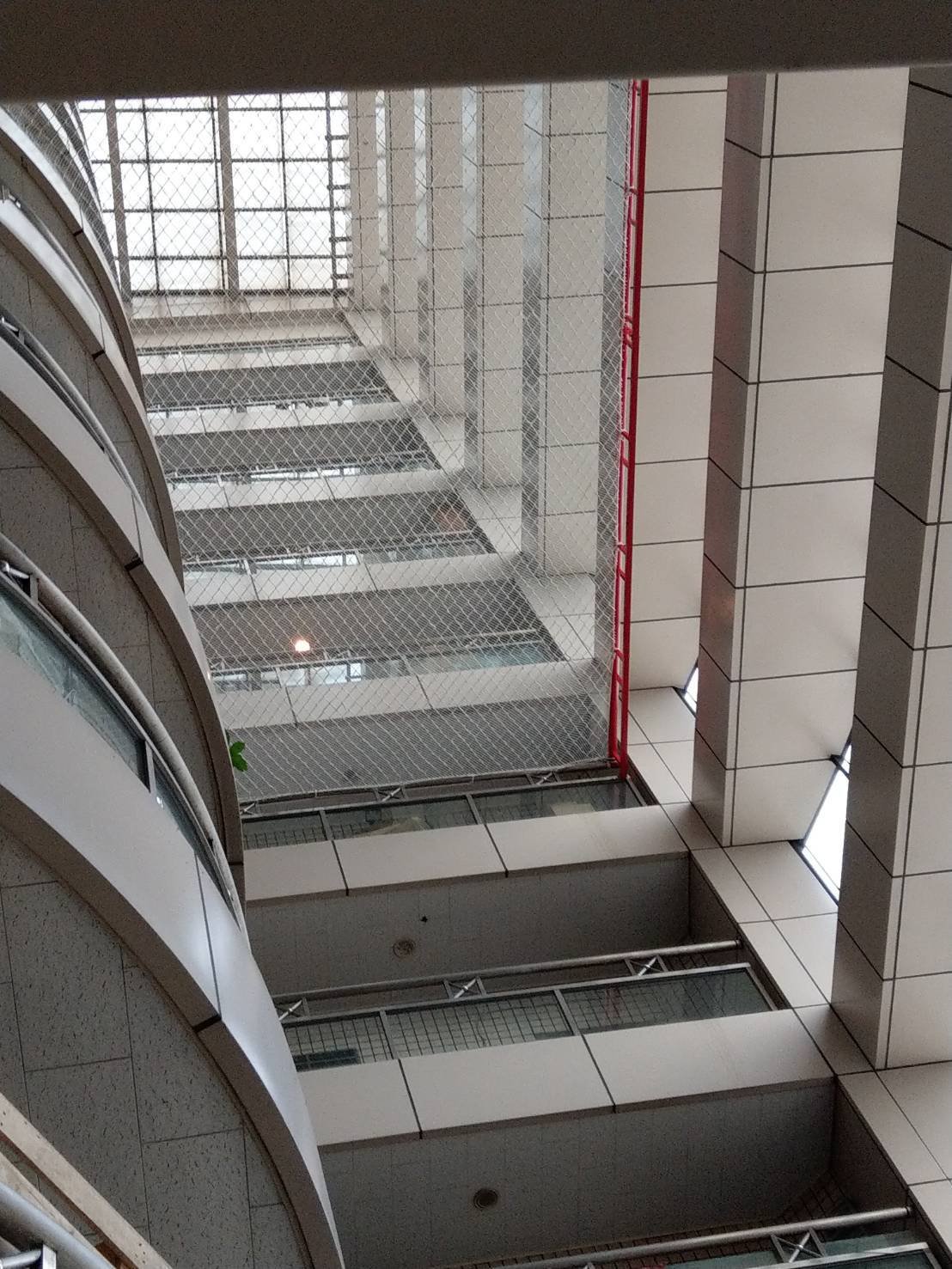 中庭天井防墜網施工實景5 中庭天井防墜網施工實景5