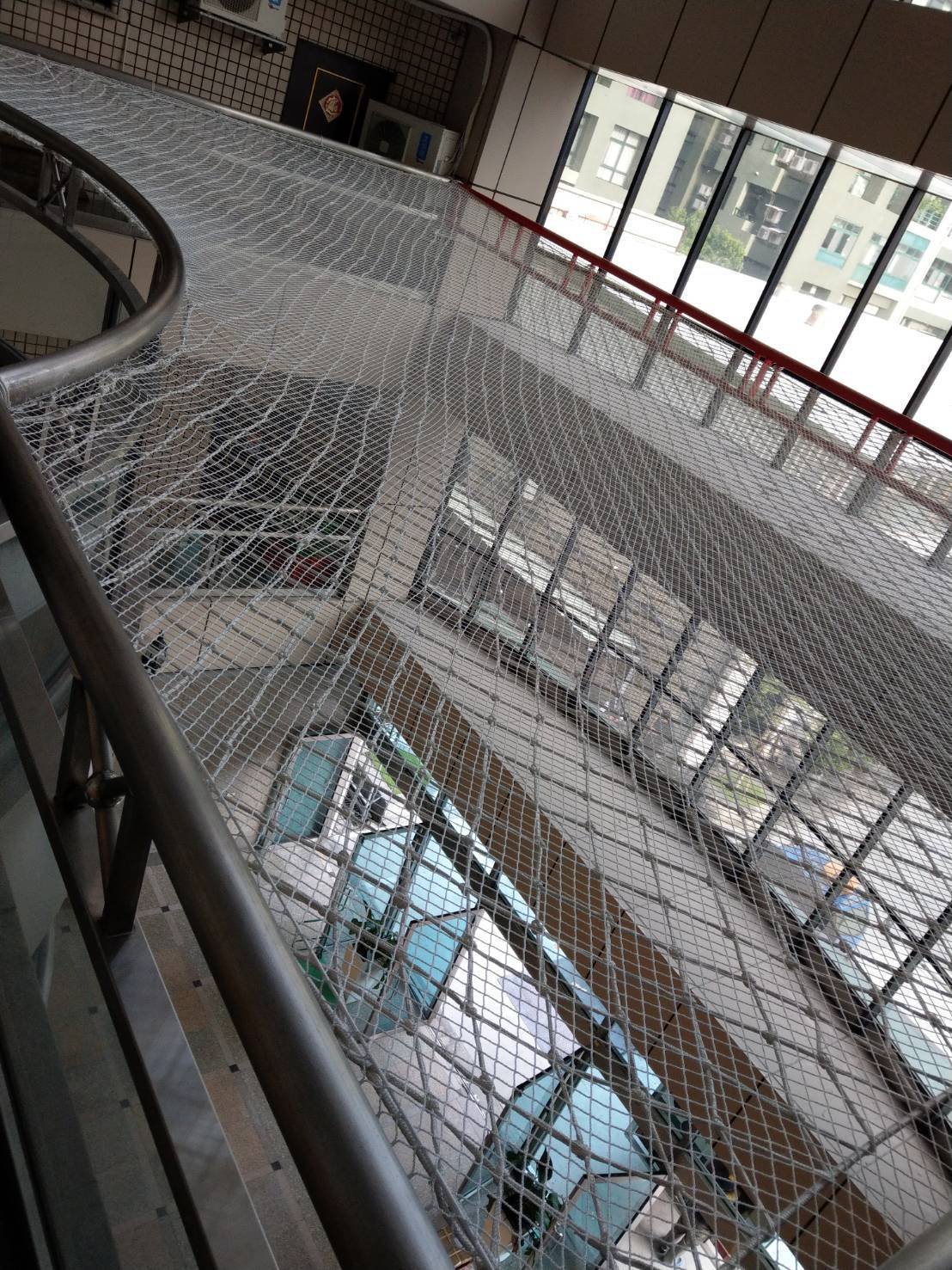 中庭天井防墜網施工實景6 中庭天井防墜網施工實景6